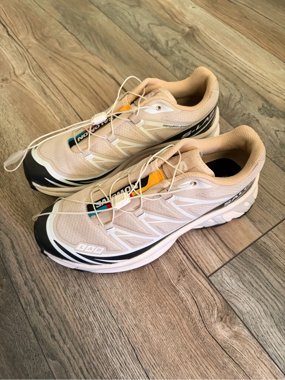 Salomon XT-6 Beige